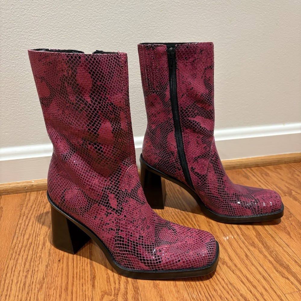 New Vtg Y2K Mainframe Magenta Chunky Block Heel Leather Boot Square Toe 7‎ Bratz